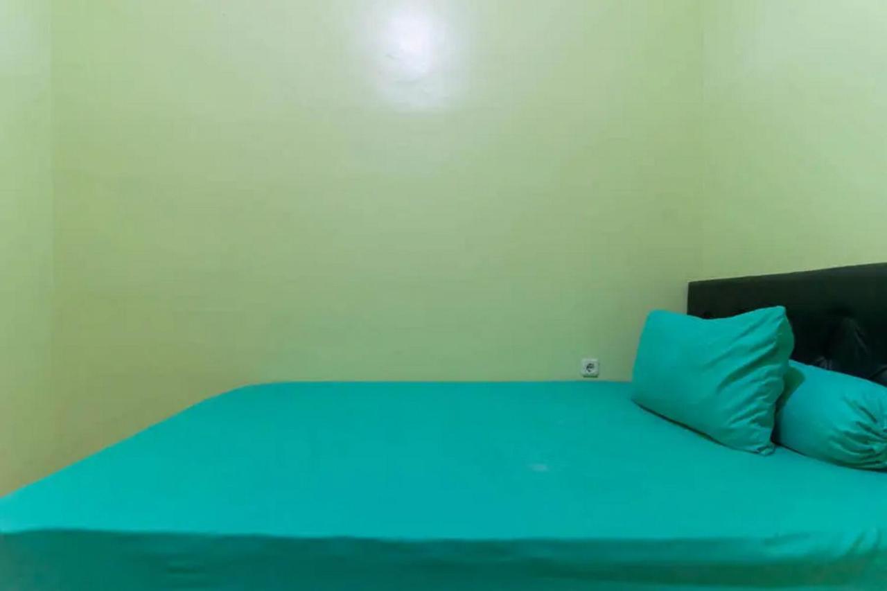 Kostawira Syariah Bintaro Mitra Reddoorz Hotell Mencil Exteriör bild