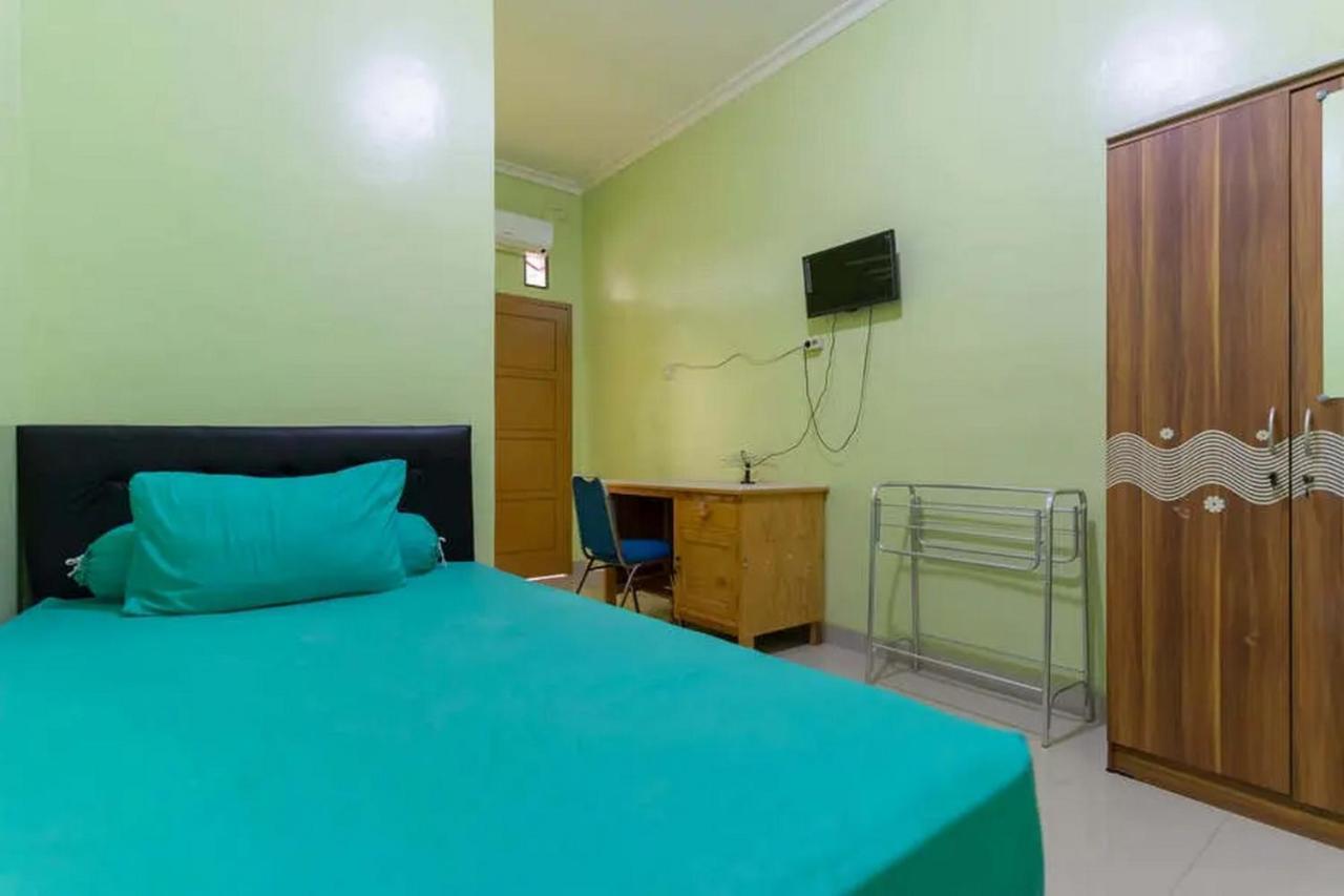 Kostawira Syariah Bintaro Mitra Reddoorz Hotell Mencil Exteriör bild